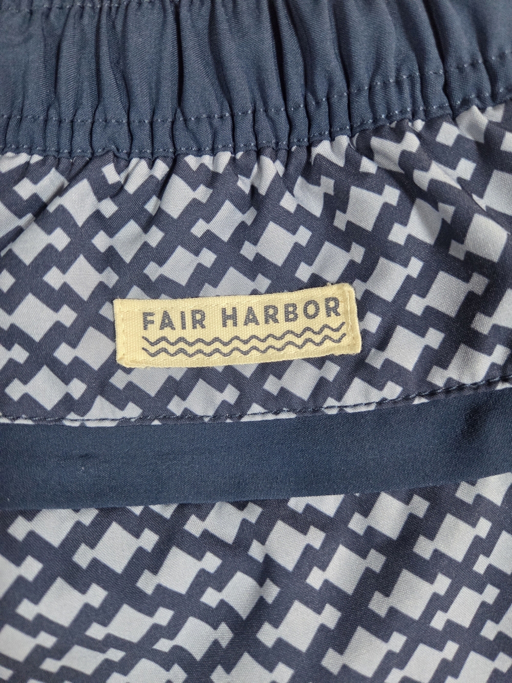 Fair Harbor Men's Navy Anchor Printed Board Shorts Size Large - Picture 9 of 10